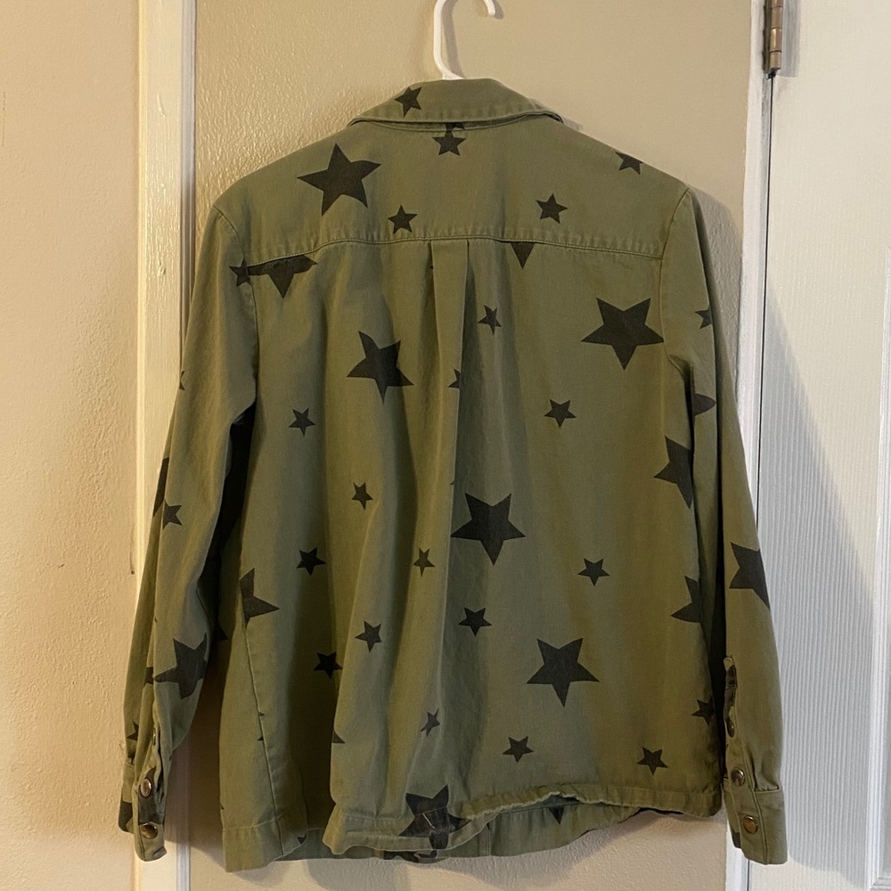 Star print button up shirt jacket - Picture 3 of 5